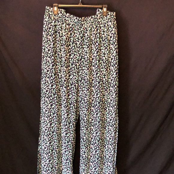 Cute Torrid Breakaway Slacks, Sheer w/ Shorts. New.  Floral on Navy. - Picture 7 of 13